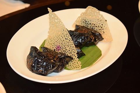 Chicke charcoal jiaozi dumpling