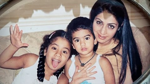 Janhvi Kapoor and Khushi Kapoor with Sridevi