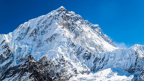 Sandakphu Trek: Viewing four of the world's highest peaks, including
Everest and Kanchenjunga