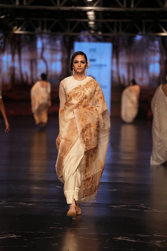 manipuri traditional dress fashion show It was such an honour to walk the ramp wearing the beautiful and traditional  Mekhla of Manipur Designer- @robertnaoremstudio Stylist- @bharatg18  @missindiaorg @manipurtourismofficial . . . . . . #shaswatibala  #feminamissindia2023 #proud #