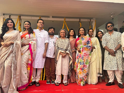 The whole team of Aamar Boss