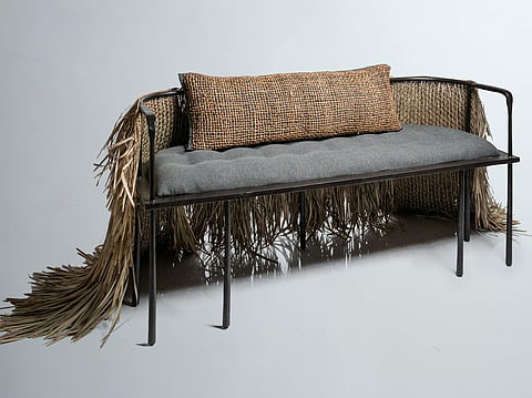 Naga sofa