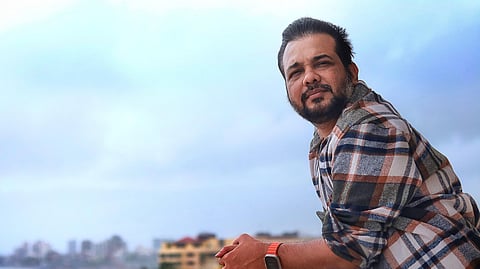 Director Santosh Singh on his theatrical debut with Vikrant- Shanaya starter Aakhon ki Gustaakhiyan 