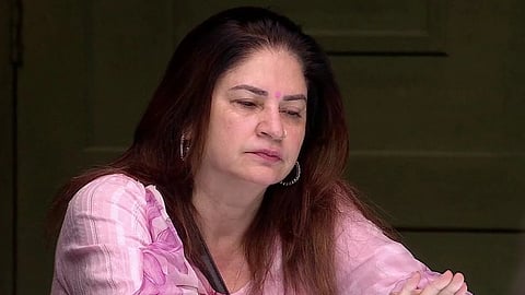 Kumar Sanu Wife age