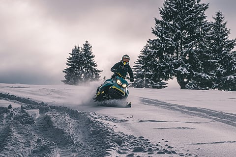 Which places can you find snowmobiling in India? 