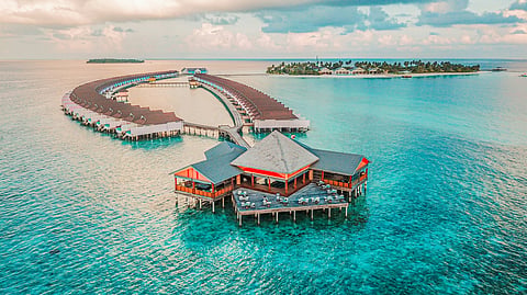 How does the Maldives’ generational smoking ban affect tourism?