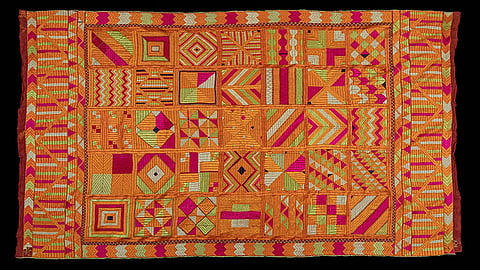 The Phulkari collection spans the Majha, Doaba, and Malwa regions of Punjab, hinting at subtle regional differences in colour, material, and motif. 