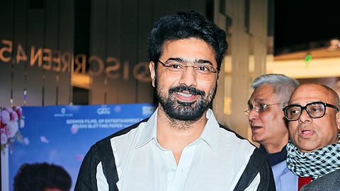 Dev at the special screening of Projapati 2