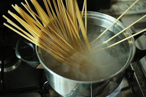 How much salt should you add to pasta water?