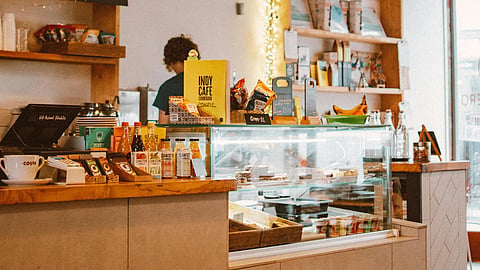 How to effectively go café hopping without experiencing food fatigue?