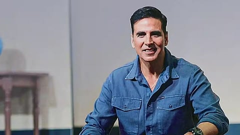 Akshay Kumar pauses busy schedule for vision correction surgery