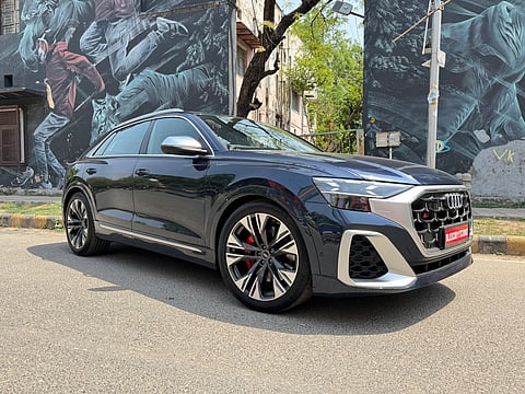 The Audi SQ8 uses a V8 twin-turbo to produce 507 hp and 770 Nm of torque.