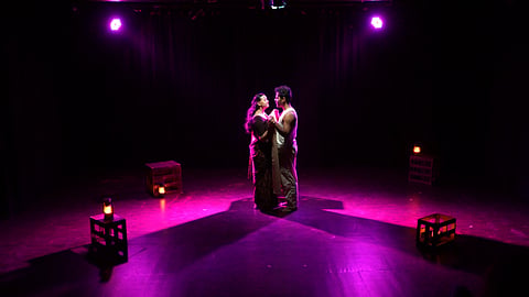 Gerish Khemani's Hindi adaptation of Yugant from Wada Chirebandi trilogy