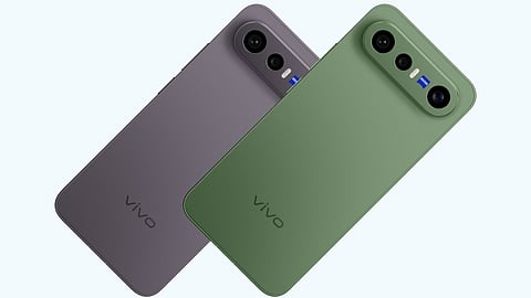 The 6.31-inch LTPO (1-120Hz refresh rate) AMOLED display with 1.5K resolution and 5,000/1,800 nits of peak/high brightness, ensures excellent HDR10+ support 