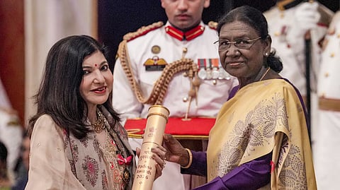 Alka Yagnik with President Droupadi Murmu