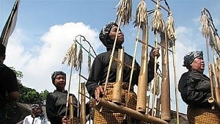 What is the Indonesian Angklung that President Prabowo Subianto gifted PM Modi during his official tour? 