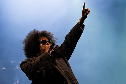 Jay-Z Yankee Stadium concert delayed after fans rush gates
