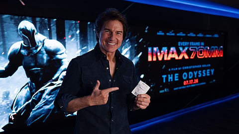 Tom Cruise champions watching films in theatres