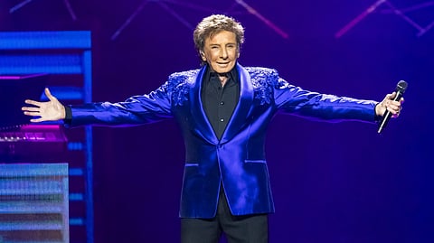 Barry Manilow cancels Lexington concert in the last minute