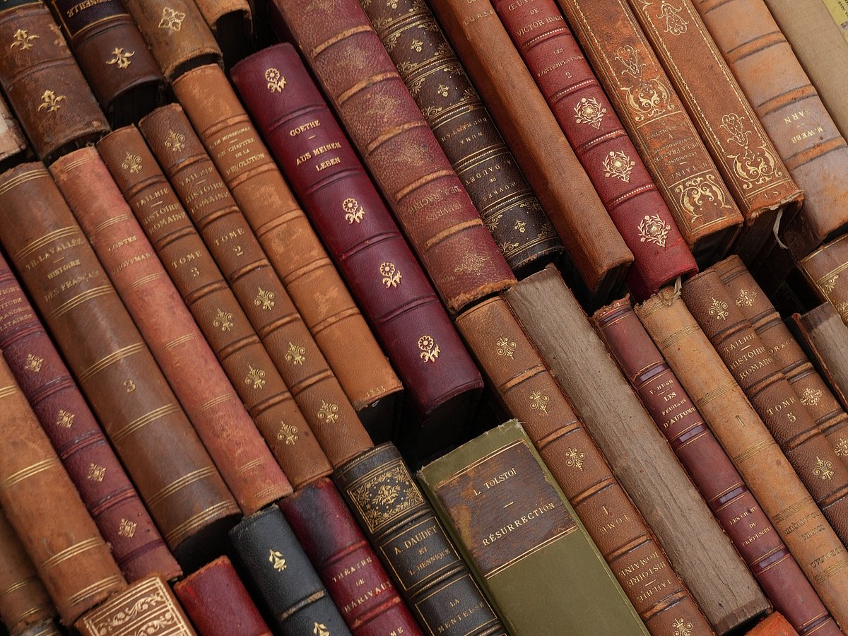 Out of shelf space? Here are 5 creative ways to store your books