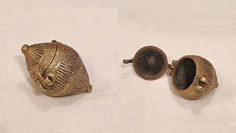 A closer look at the karataa, the accessory that held the sari together
