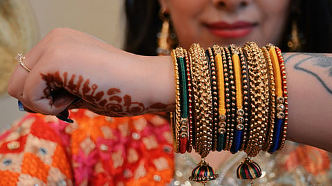 Don't throw away old bangles: 6 Creative ways to reuse them as home décor