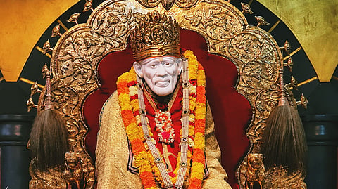Located beside the Samadhi Mandir, Dwarkamai preserves the Dhuni, Udi and places linked to Baba’s daily life