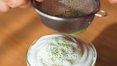 How to make coconut matcha easily at home