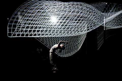Contemporary dance meets graphic illusions in Hakanai