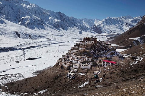 MountainsLifeAboveTheClds_02_005