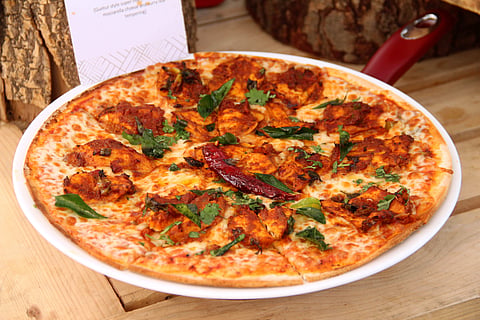 Guntur Chicken Pizza
