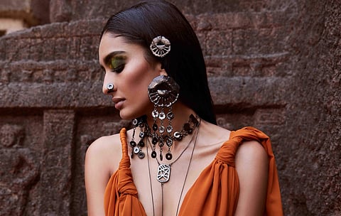 Cardboard turns into exquisite jewellery in Metanoia by Eurumme