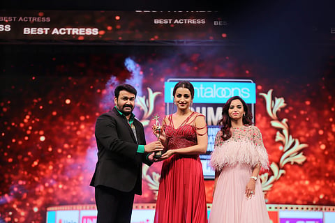 Trisha receives Best Actress 2019 award from Mohanlal