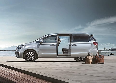 Kia_Carnival