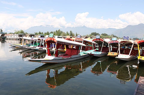 Shikaras anchored on the banks of Srinagar's Dal Lake (Photo: IANS)
