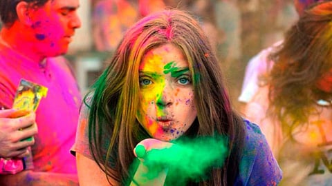 Care for your skin before you play Holi