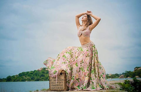 Anushree_Holding