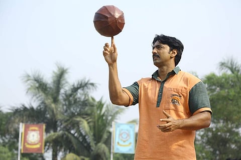 Dev in Golondaaj