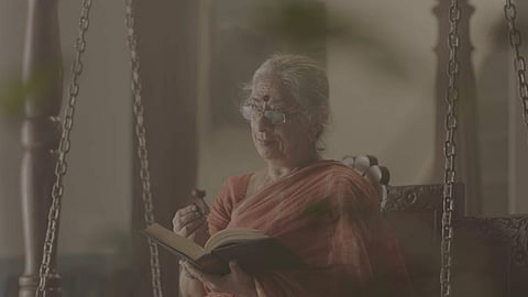 A still from Amamma