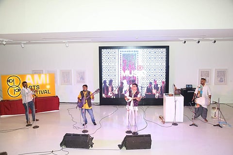 Arshi Nagar band performing