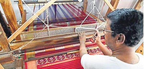 Weaver Kumar at work