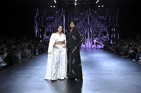 Kritika Kamra and Harbhajan Singh