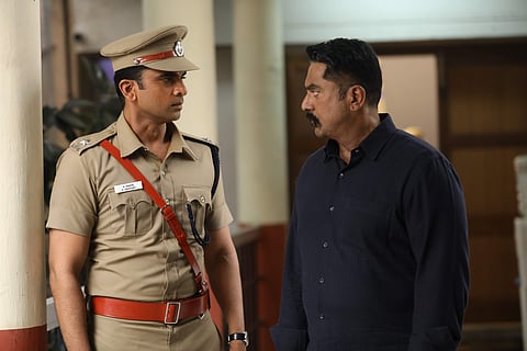 A still from Por Thozhil