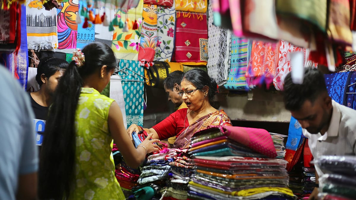 Kolkata's Gariahat Market brims with festive fashion and bargain hunts