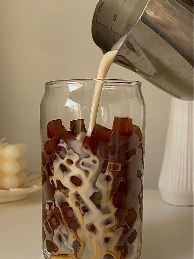4 frozen coffee cubes to make at home