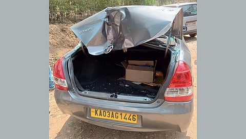 ಜಖಂಗೊಂಡ ಕಾರು
