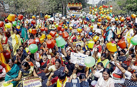 ನೀರು ಪೂರೈಕೆಗೆ ಆಗ್ರಹಿಸಿ ನಗರವಾಸಿಗಳ ಪ್ರತಿಭಟನೆ 