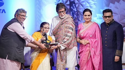 ಮುಂಬೈಯಲ್ಲಿ ನಡೆದ ಸಮಾರಂಭದಲ್ಲಿ ಬಿಗ್ ಬಿಗೆ ಸನ್ಮಾನ 