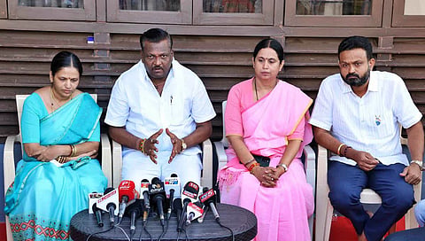 ಲಕ್ಷ್ಮಿ ಹೆಬ್ಬಾಳ್ಕರ್ ನಿವಾಸಕ್ಕೆ ನೇಹಾ ಪೋಷಕರ ಭೇಟಿ