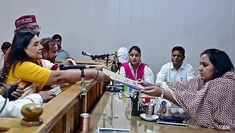 ಲೋಕಸಭಾ ಚುನಾವಣೆ: ಮನೇಕಾ ಗಾಂಧಿ ಒಟ್ಟು ಆಸ್ತಿ  97.17 ಕೋಟಿ ರೂ.